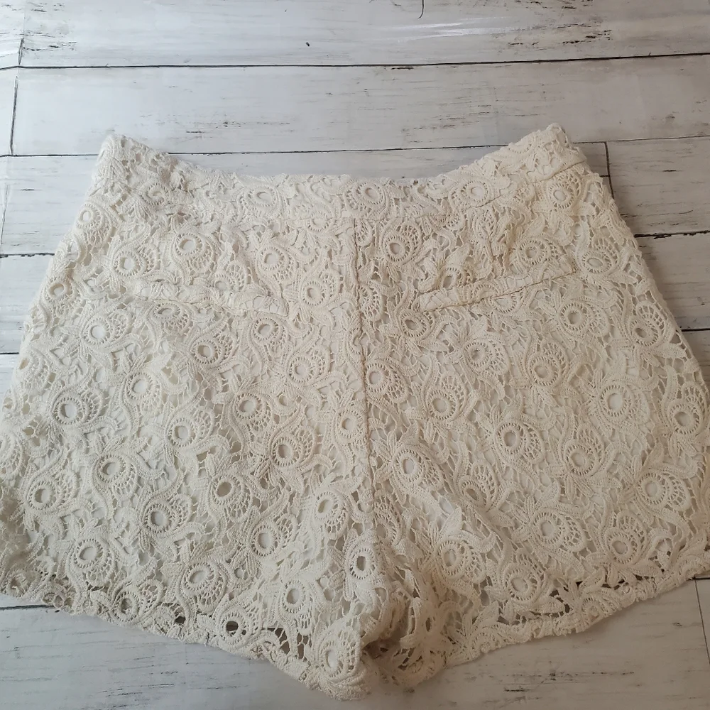 MM couture‎ lace eyelet cream shorts pockets size medium cottagecore vibes